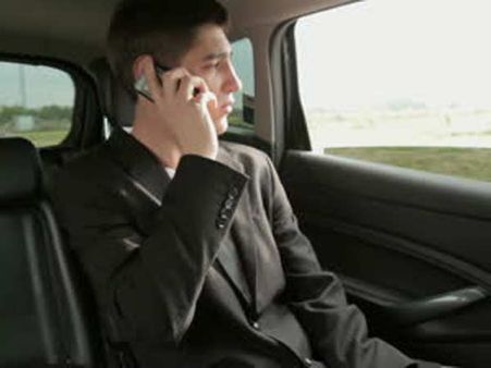 બેક સીટ પર કેવી રીતે બેસવુ