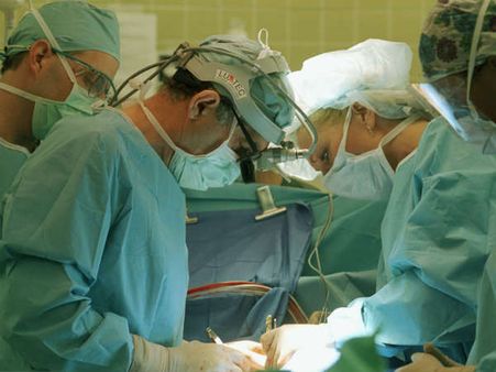 દિલ રોડમાર્ગેથી એરપોર્ટ દિલ રોડમાર્ગેથી એરપોર્ટ