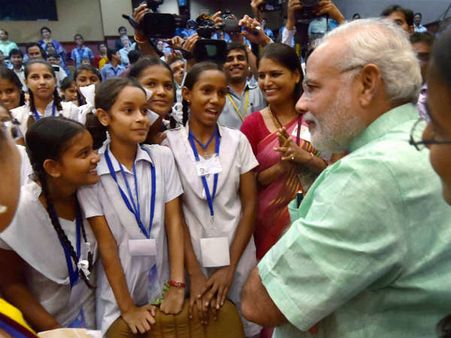 ગુરૂ મોદીએ બાળકોને આપ્યા 11 મંત્ર