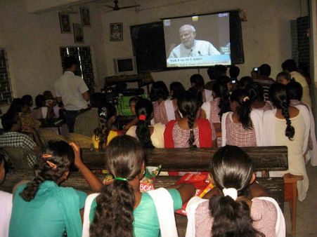 ગુરૂ મોદીએ બાળકોને આપ્યા 11 મંત્ર