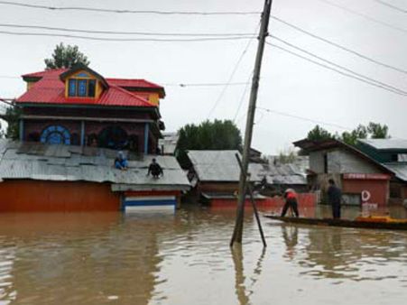રાજકોટના 40 પ્રવાસીઓ ફસાયા
