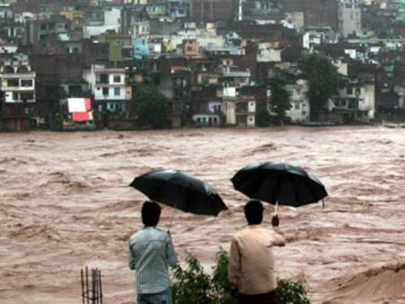 ખેડાનું એક ગ્રુપ શ્રીનગરમાં ફસાયું