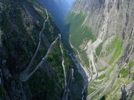 રૂસનો ખતરનાક રોડ