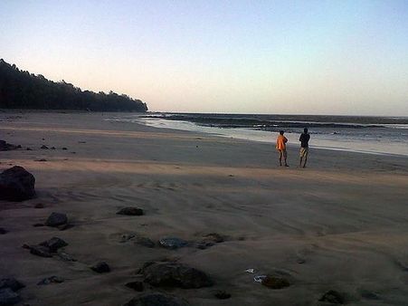 મનોરી બીચ