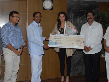 સાનિયા મિર્ઝાએ મુખ્યમંત્રી કે ચંદ્રશેખર રાવની મુલાકાત લીધી