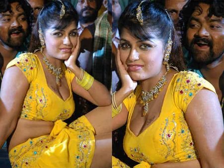 Yummy Yellow Beauties Of Bollywood