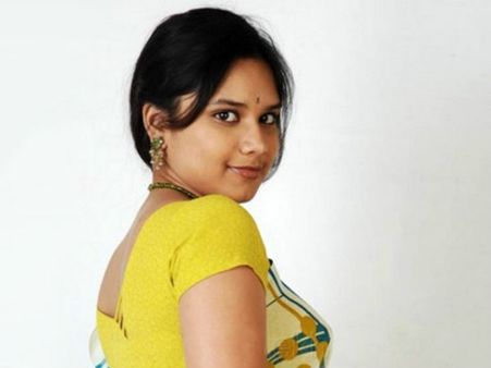 Yummy Yellow Beauties Of Bollywood