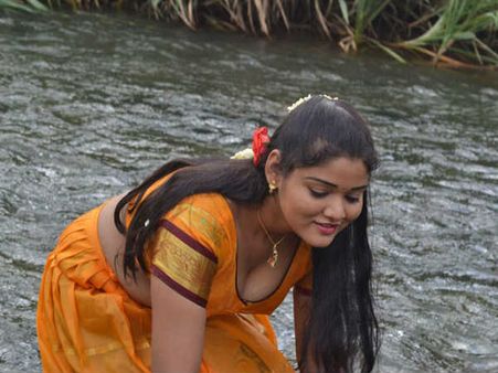 Yummy Yellow Beauties Of Bollywood