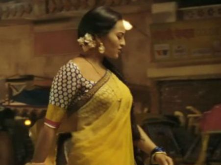 Yummy Yellow Beauties Of Bollywood