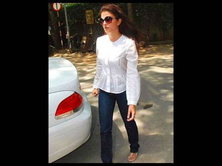 Aish In White