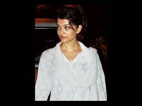 Aish In White