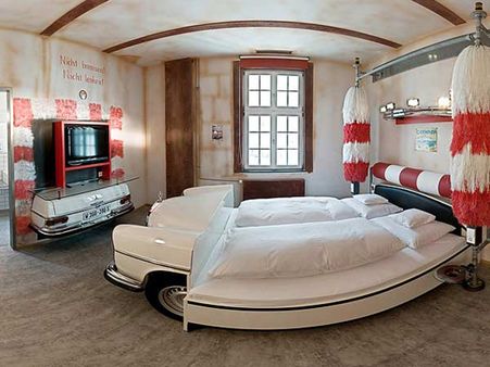 કાર થીમ આધારિત જર્મનીની હોટેલ