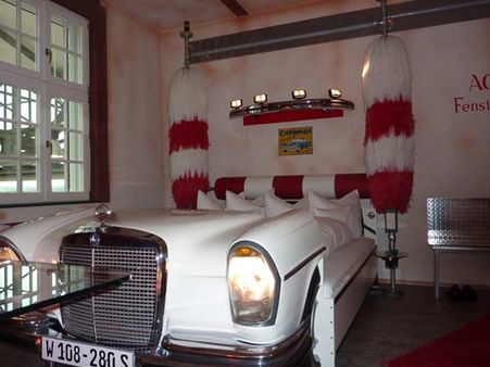 કાર થીમ આધારિત જર્મનીની હોટેલ