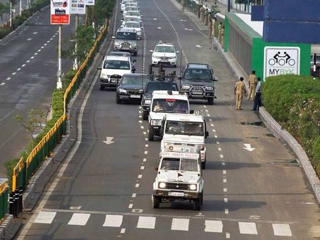 સ્કોર્પિયો ટૂ બીએમડબલ્યુ મોદીની ગાંધીનગર-અમદાવાદ યાત્રા