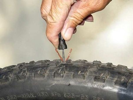 ટાયરના ક્રાઉન પર નજર ફેરવો