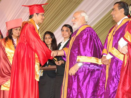 પીડીપીયુમાં મોદી