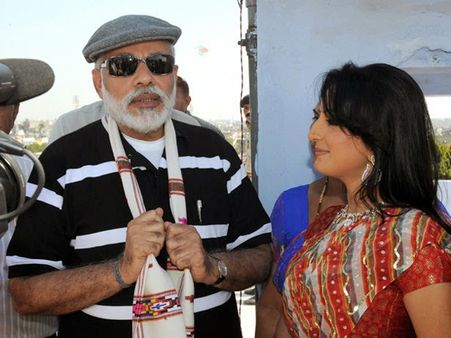 નરેન્દ્ર મોદીના નિત નવા અંદાજ 