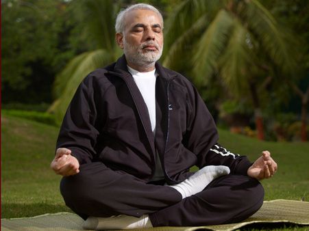 ધ્યાનમાં મોદી