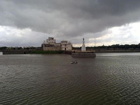 લાખોટા તળાવ