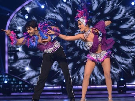 આશિષના એક્ટ્સ