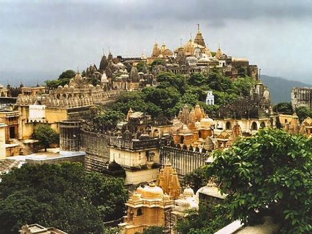 પાલિતાણાના ભવ્‍ય દેરાસર