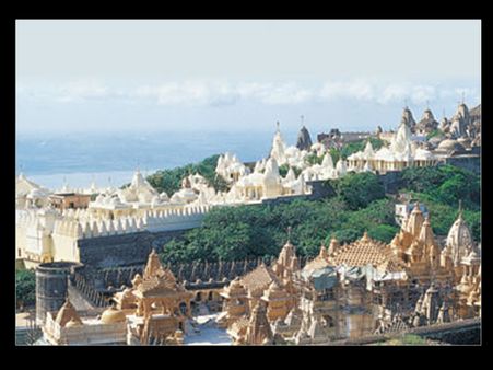 પાલિતાણાના પર્વતીય સ્‍થાનકોમાં પ્રખ્‍યાત દેરાસરો 