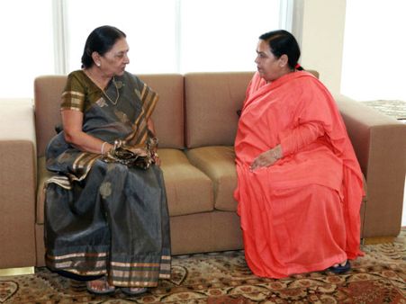 સુરતમાં ઉમા ભારતએ મોદીના કર્યા વખાણ 