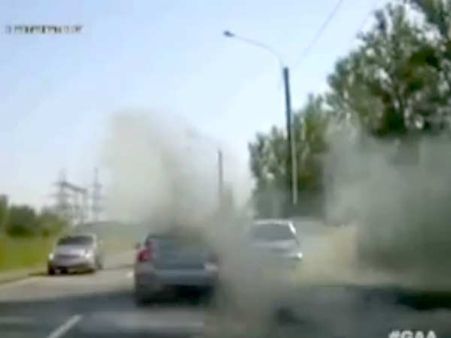 પાણી અને કાદવનો વરસાદ