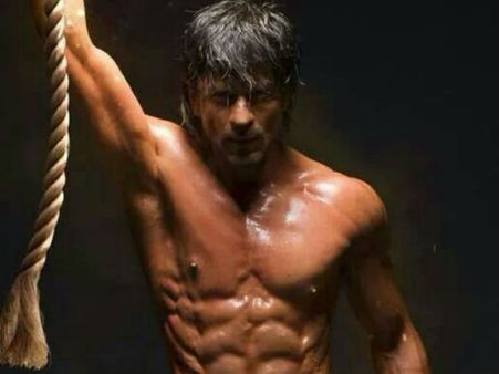 ફૅનમાં 10 પૅક્સ