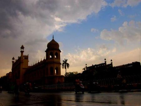 લખનઉમાં સનસેટ 