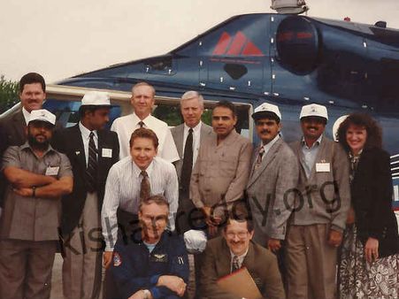 મિત્રો સાથે મોદી