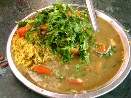 OMG! સ્વાદના રસિયા સુરતમાં 80 ટકા રેસ્ટોરન્ટ વાસી ભોજન પીરસે છે