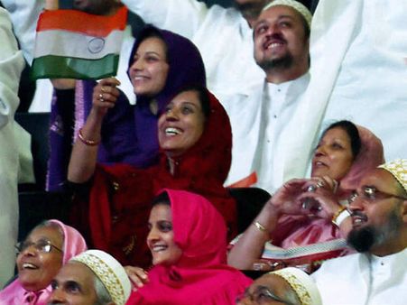 મોદીને સાંભળવા માટે જોડાયેલા લોકોમાં 100 વોહરા મુસલમાન જોડાયા