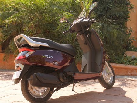 એન્જીન સ્પેસિફિકેશ અને એવરેજ