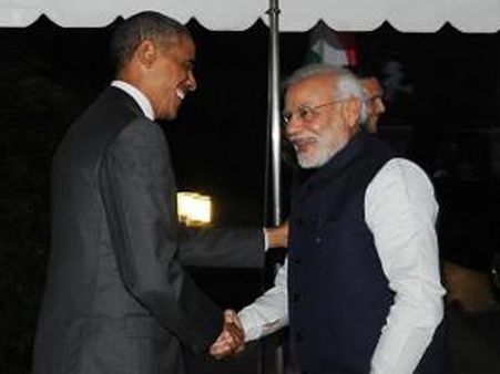વડાપ્રધાન મોદીએ ઓબામાને આપી સ્પેશિયલ ગિફ્ટ