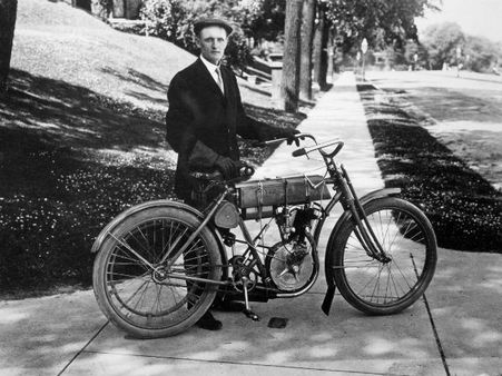 પહેલો ગ્રાહક