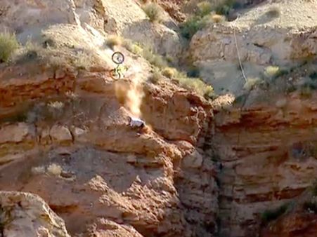 પર્વત પરથી પડ્યો રાઇડર