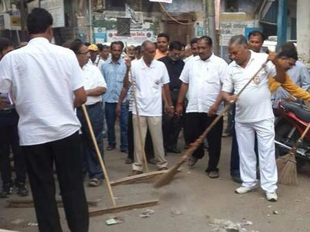 ઉમરેઠમાં સ્વચ્છતા અભિયાન ઉમરેઠમાં સ્વચ્છતા અભિયાન