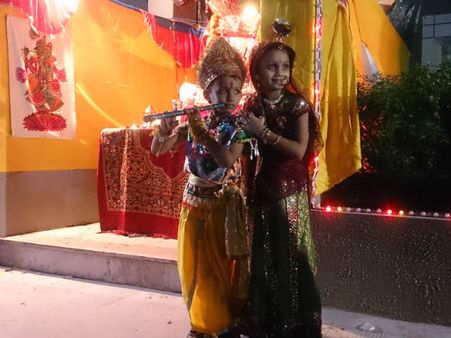 રાધા-કૃષ્ણ બનીને ગરબે ધૂમતા ભૂલકાં