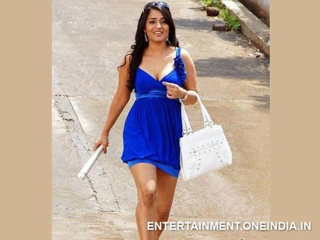 નિકિતા ઠુકરાલ