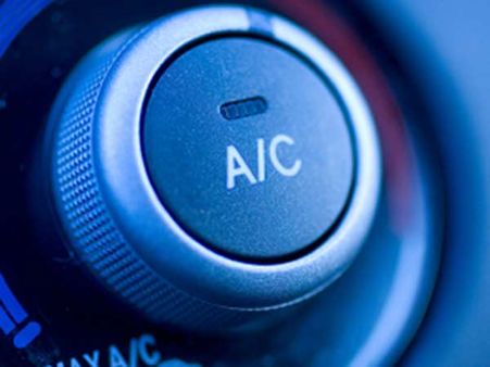 લો સાઇડ સર્વિસ પોર્ટની કેપ ઉતારતા પહેલા આટલું કરો