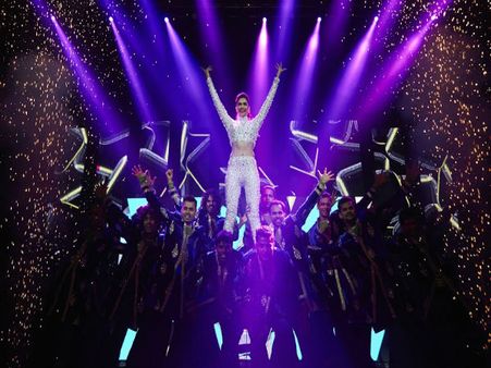 દીપિકા હવામાં