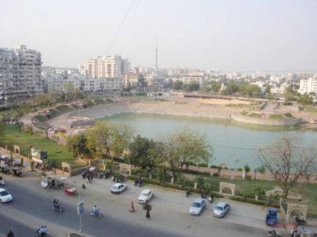 વસ્ત્રાપુર તળાવ