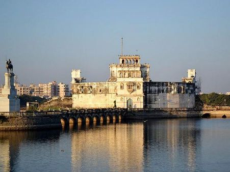 લાખોટા તળાવ