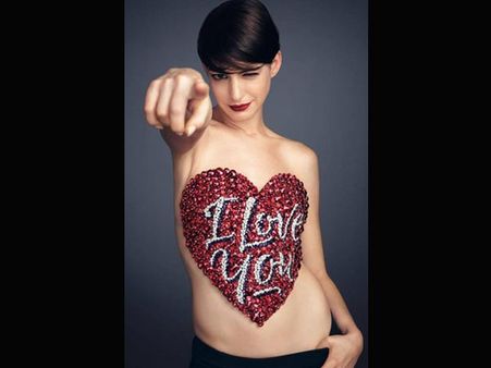 હાર્પર બઝાર માટે Topless થઈ એને હૅથઅવે : જુઓ તસવીરો
