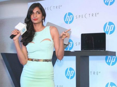 કટઆઉટ આઉટફિટમાંથી હસીનાઓનું છલકાતું હુશ્ન