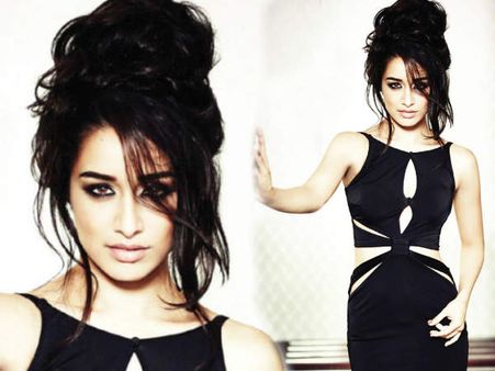 કટઆઉટ આઉટફિટમાંથી હસીનાઓનું છલકાતું હુશ્ન