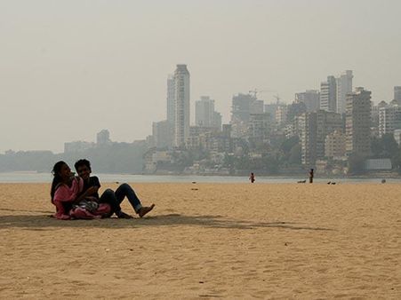 લવ મેરેજને આજેપણ અસંગત ગણવામાં આવે છે