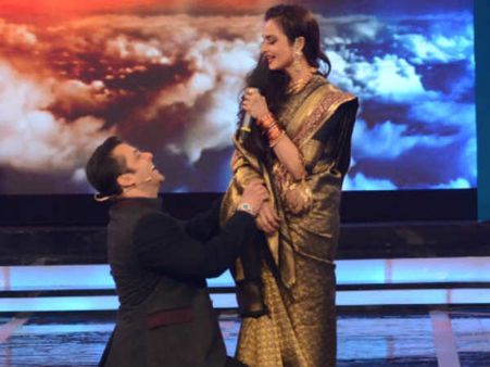 Bigg Boss 8 : ખૂબસૂરત રેખાની માદકતા સામે દબંગ સલમાન ઘુંટણીયે