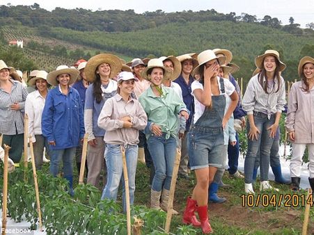 એક એવું નગર જ્યાં વસે છે માત્ર સુંદર યુવતીઓ, જેઓને છે યોગ્ય પુરુષની શોધ!